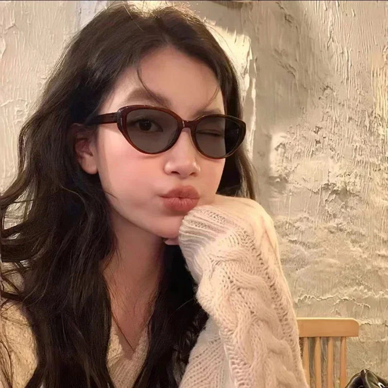 Luxury Cat Eye Photochromic Myopia Glasses Retro Oval - Image 2