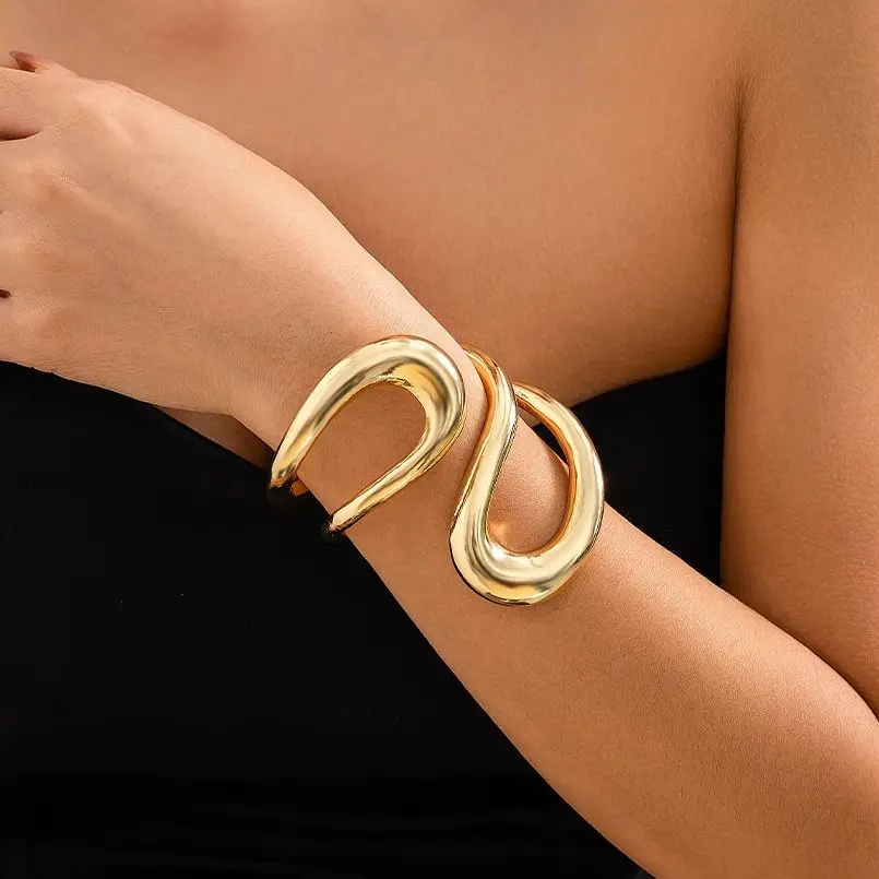 Punk Classic Geometric Twisted Open Bangles for Women Exaggerated Gold Color Heavy Metal Cuff Bracelet Fashion Party Jewelry New - Image 2